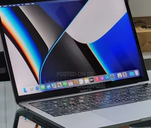 New Laptop Apple MacBook Pro 2019 16GB Intel Core i7 SSD 256GB