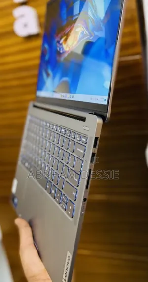 New Laptop Lenovo 32GB Intel Core Ultra 9 SSD 512GB
