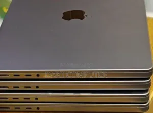 New Laptop Apple MacBook Pro M1 32GB Apple M1 Pro SSD 512GB
