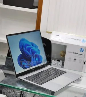 New Laptop 8GB Intel Core i5 SSD 512GB