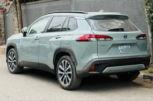 Toyota Corolla Cross Hybrid S AWD 2024 Blue