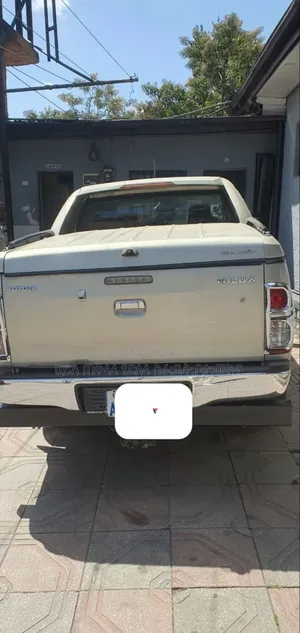 Toyota Hilux 2013 Gold