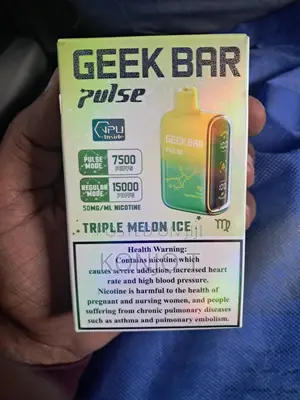 Geek Bar -- Triple Melon Ice __ 15,000 Puff