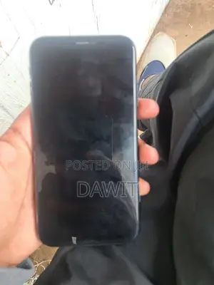 Apple XR 64 GB Black