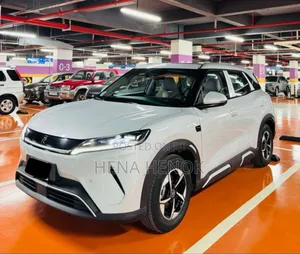 BYD Yuan Up 2025 Silver