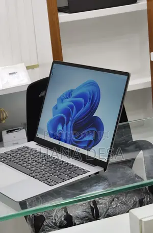 New Laptop 8GB Intel Core i5 SSD 512GB