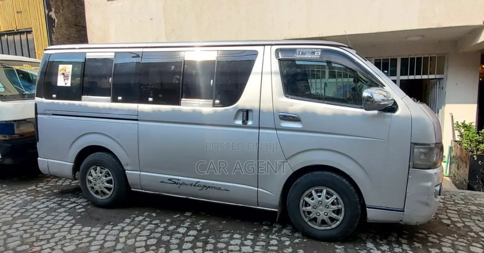 Toyota HiAce 2004 White