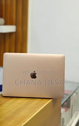 New Laptop Apple MacBook Pro 2020 8GB Intel Core i3 SSD 256GB