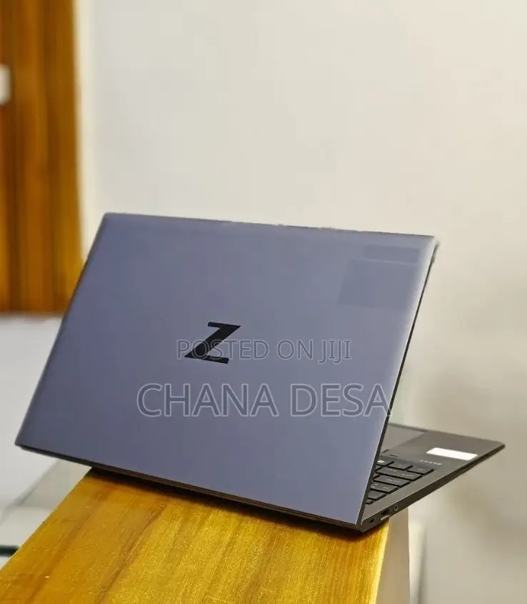 New Laptop HP ZBook Firefly 14 G7 16GB Intel Core i7 SSD 512GB