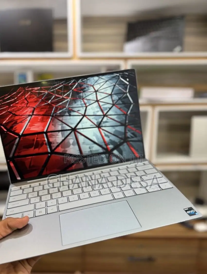 New Laptop Dell XPS 13 8GB Intel Core i5 SSD 256GB