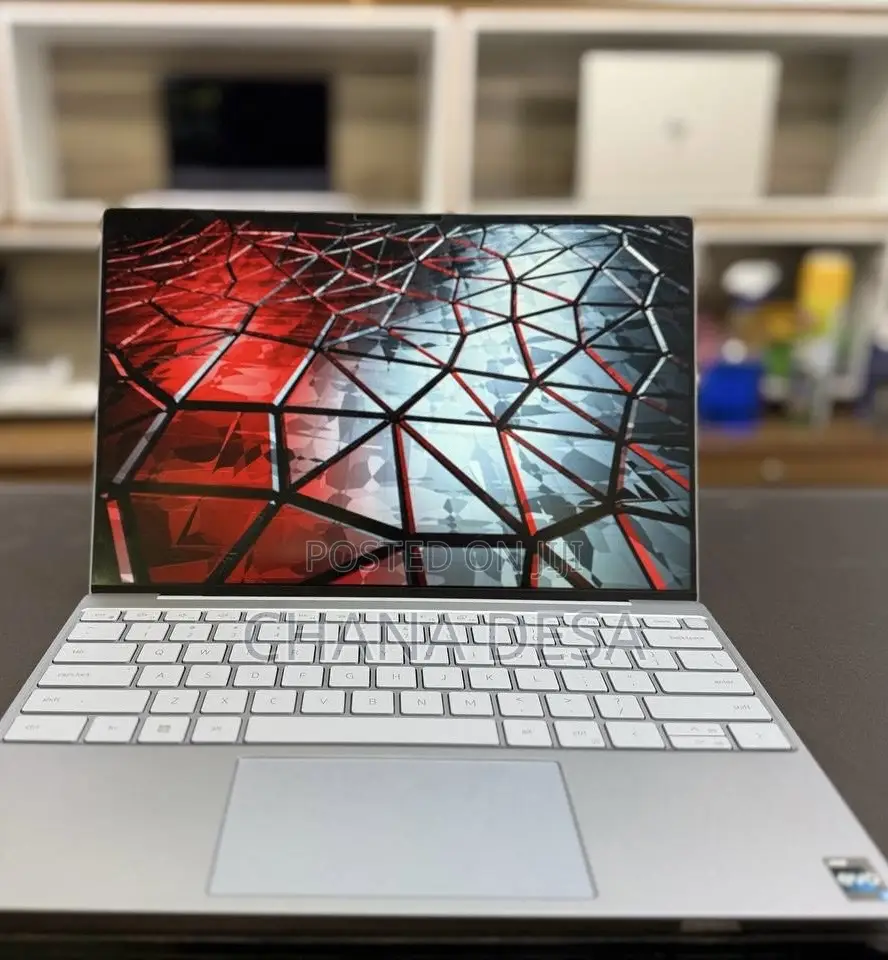 New Laptop Dell XPS 13 8GB Intel Core i5 SSD 256GB