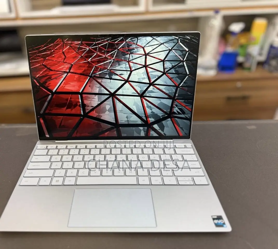 New Laptop Dell XPS 13 8GB Intel Core i5 SSD 256GB
