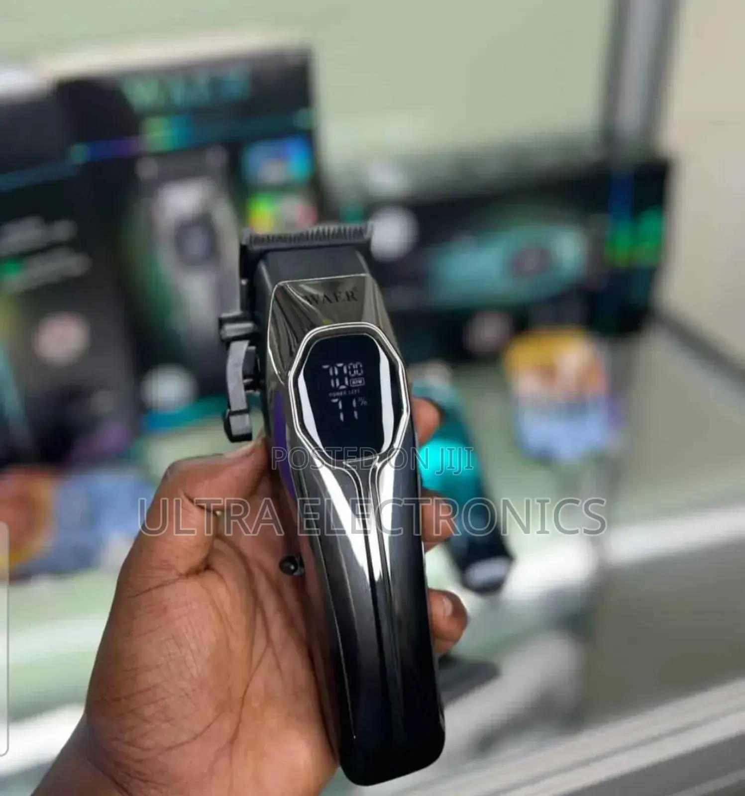 Waer Cordless Hair Clipper Used for Trimming Hair and Beards.