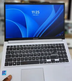 New Laptop Asus VivoBook 15 X505BA 16GB Intel Core i7 SSD 512GB