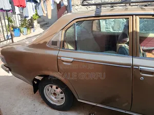 Toyota Corolla 1980 Gold
