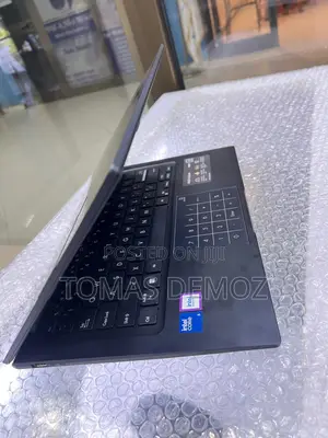 New Laptop Asus VivoBook 15 X510UQ 16GB Intel Core 5 SSD 512GB