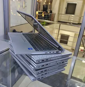 New Laptop HP EliteBook 830 G8 16GB Intel Core i5 SSD 512GB