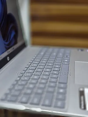 New Laptop HP Pavilion 17 16GB Intel Core Ultra 7 SSD 512GB