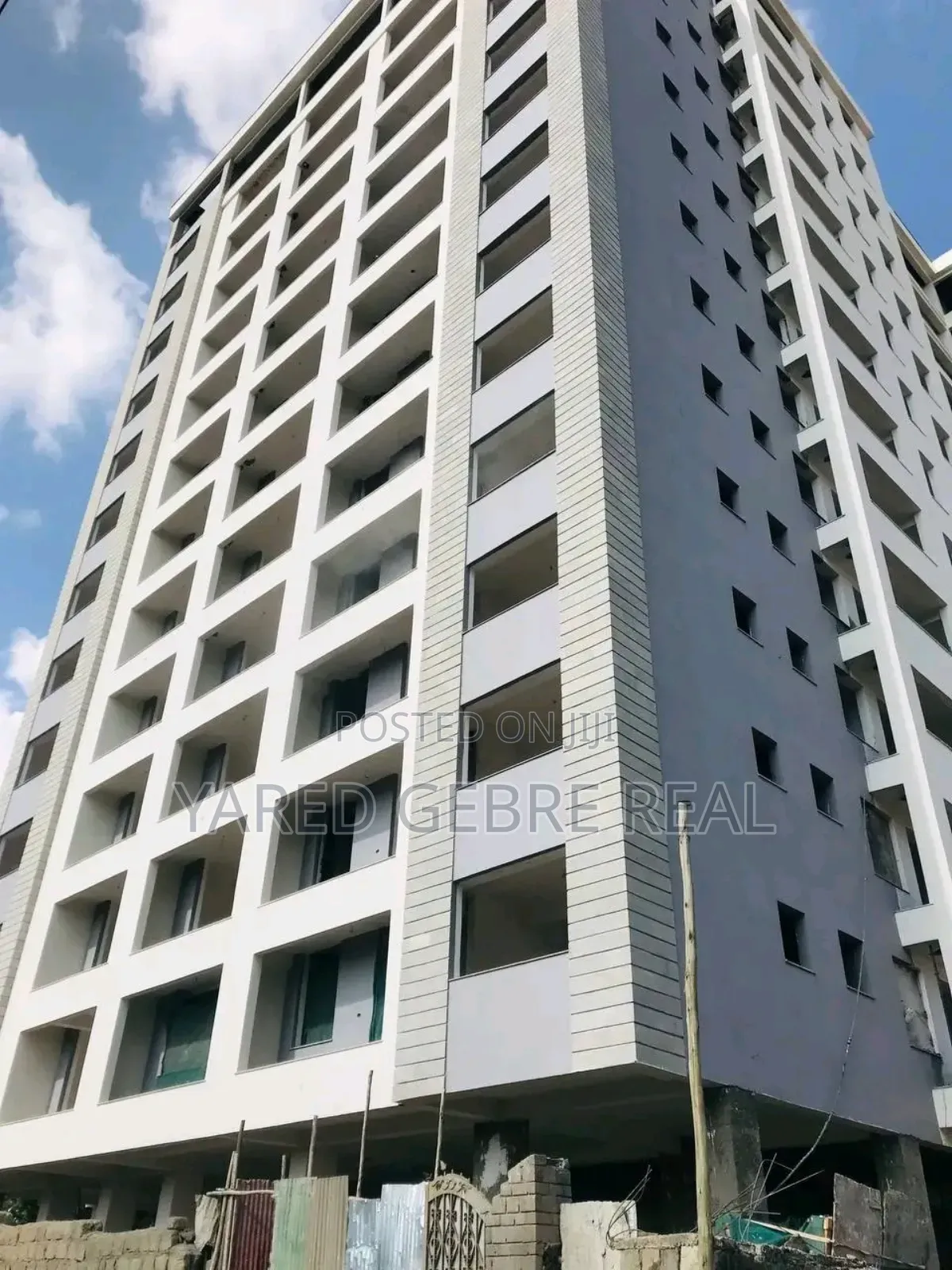 9bdrm Apartment in B Group Real Estate, Yeka for sale
