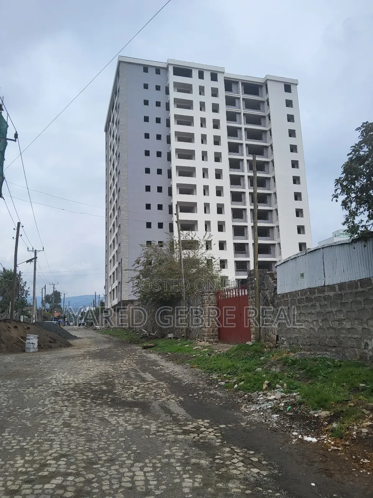 9bdrm Apartment in B Group Real Estate, Yeka for sale