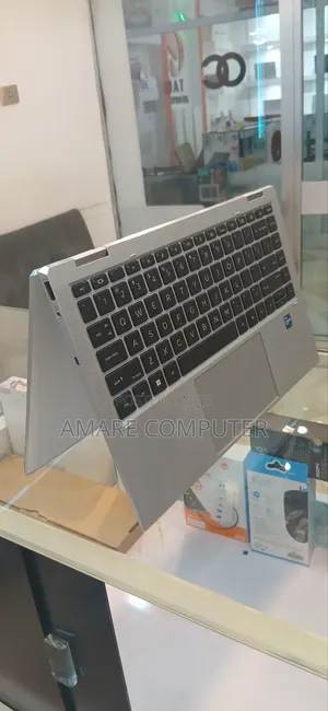 New Laptop HP EliteBook 1040 G8 16GB Intel Core i7 SSD 512GB