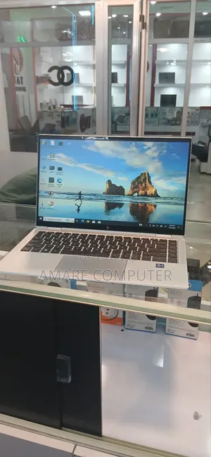 New Laptop HP EliteBook 1040 G8 16GB Intel Core i7 SSD 512GB