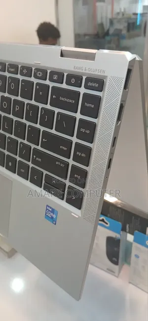 New Laptop HP EliteBook 1040 G8 16GB Intel Core i7 SSD 512GB