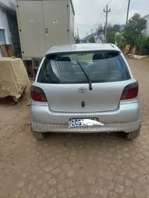 Toyota Vitz 2001 Silver