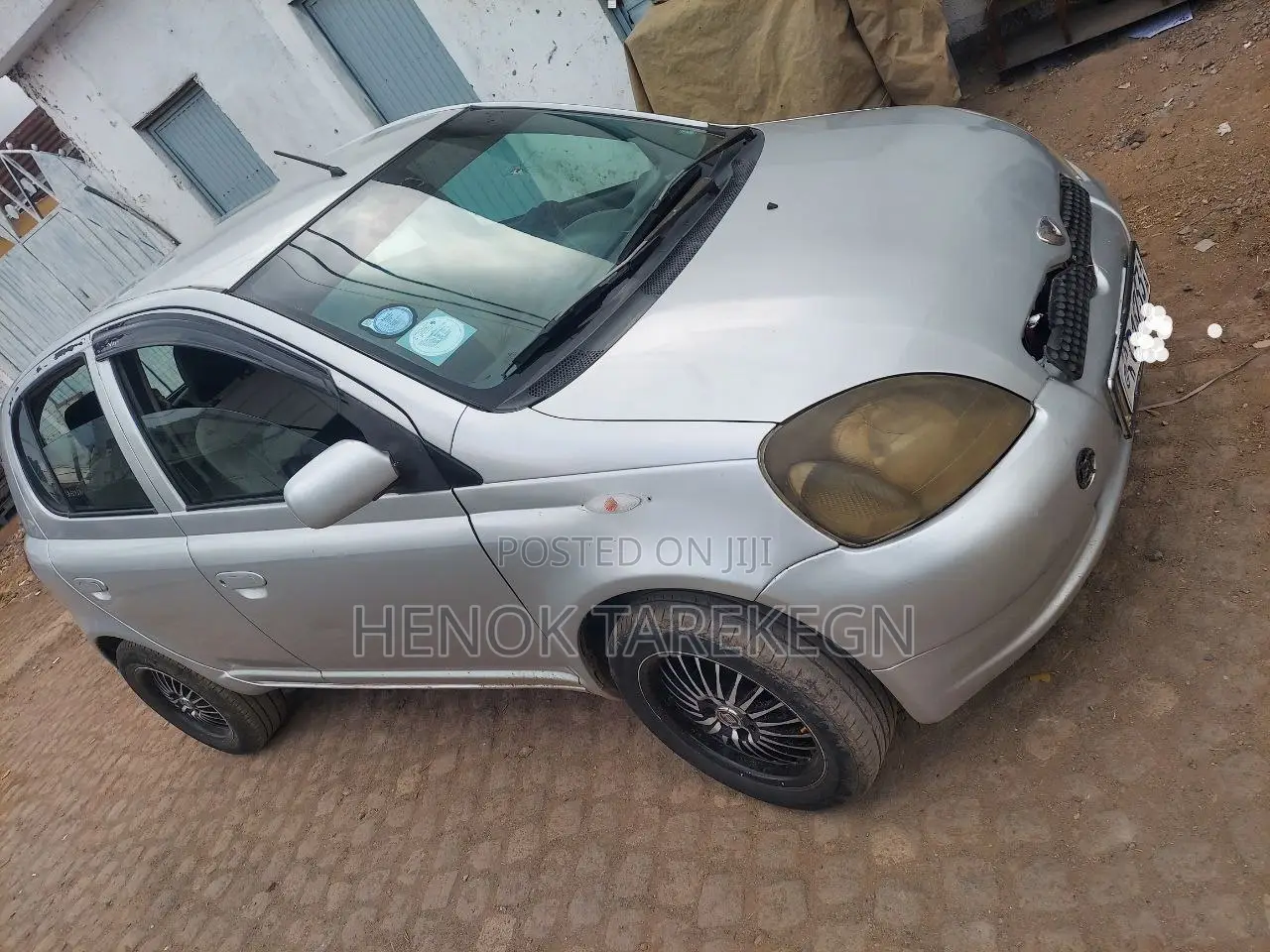 Toyota Vitz 2001 Silver