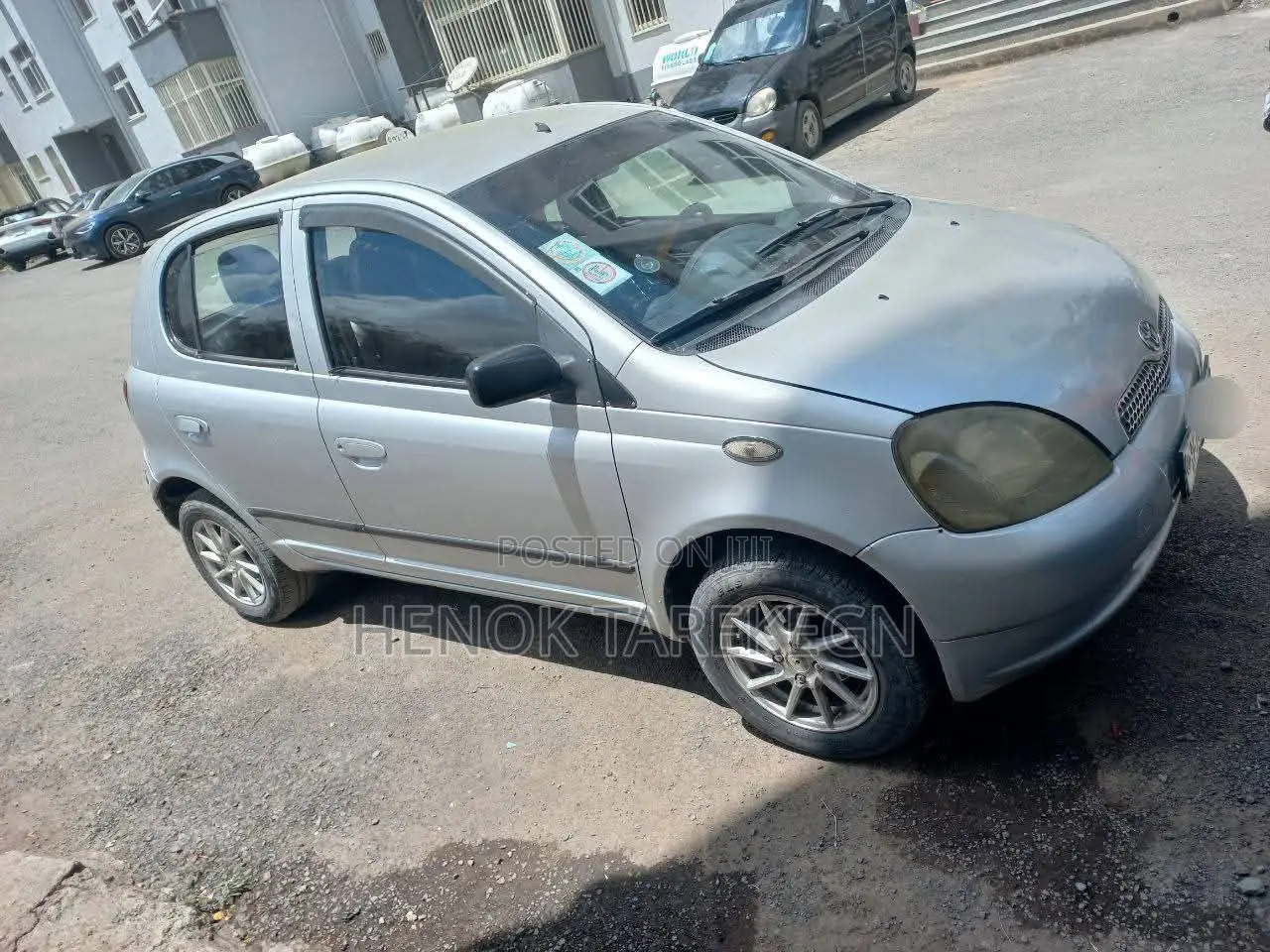 Toyota Vitz 2001 Silver
