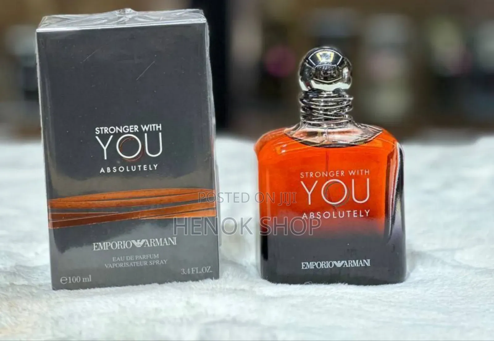 የወንድነት መለያ Emporio Armani