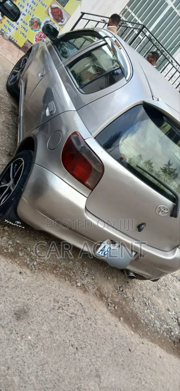 Toyota Vitz 2002 Silver