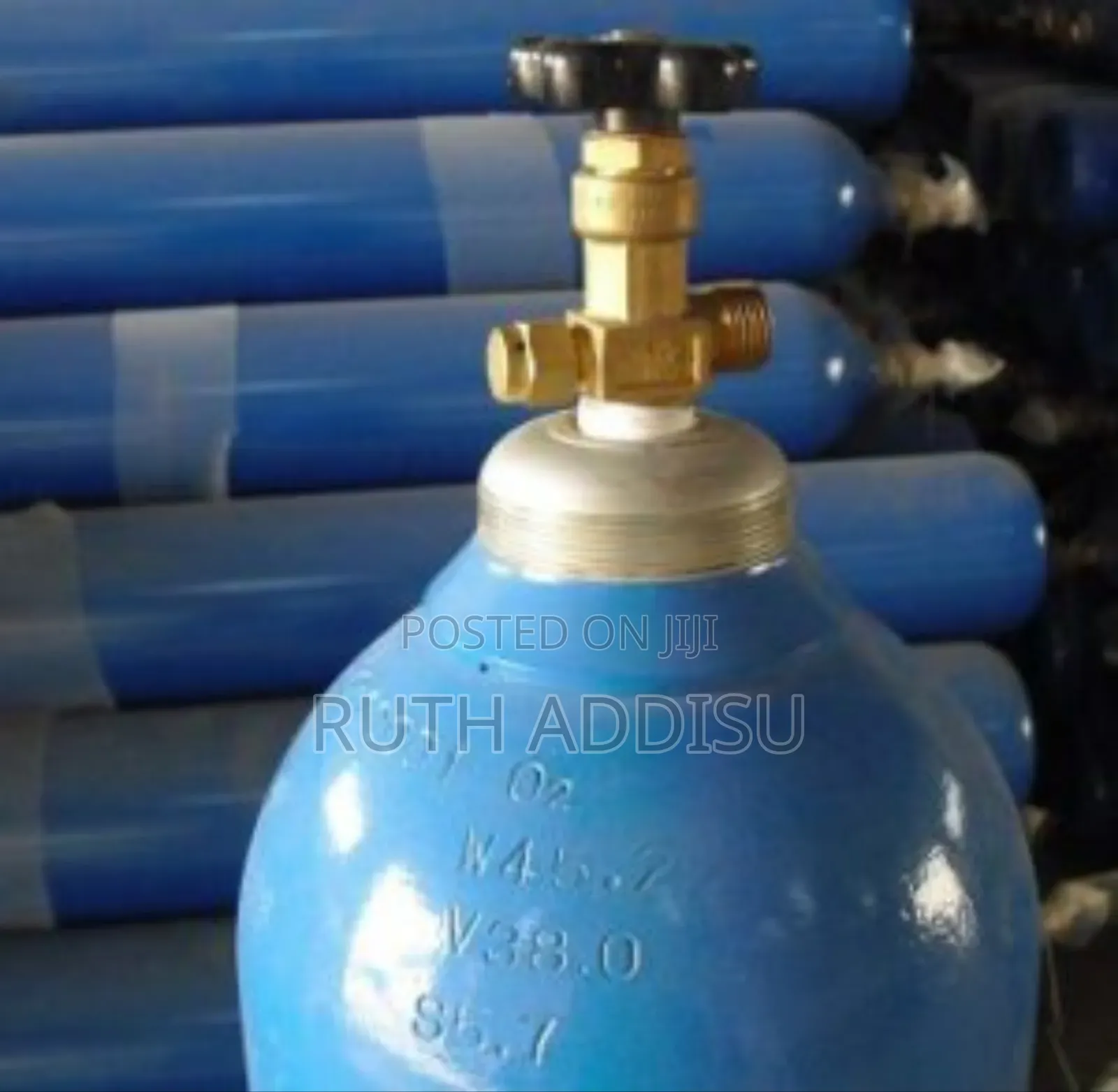 High-Quality Seamless Steel Pipe With Smooth Painting Oxygen Tank