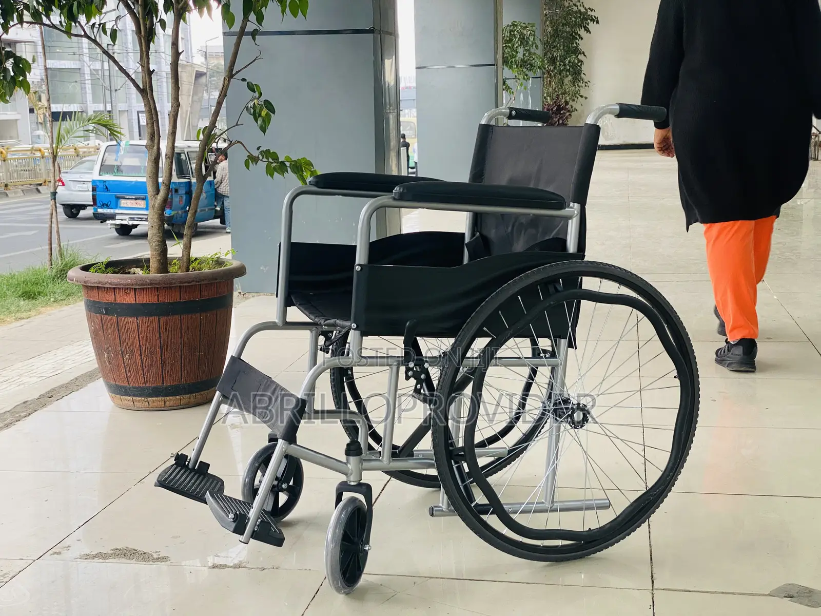 Foldable Portable Wheelchair037 Sr-Ly06 Hot Selling High Wheelchai