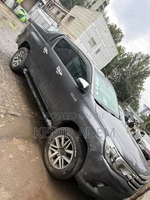 Toyota Hilux 2018 Gray