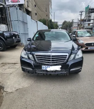 Mercedes-Benz E200 2013 Black
