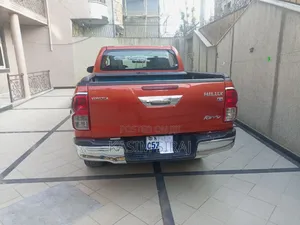 Toyota Hilux Revo Double Cab Deisel 2.4 AWD 2016 Burgundy