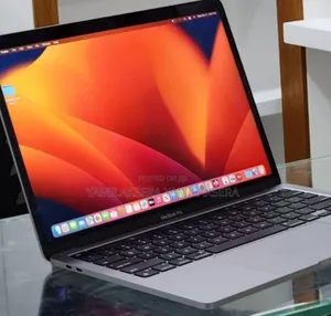 New Laptop Apple MacBook Pro 2022 M2 8GB Apple M2 SSD 256GB