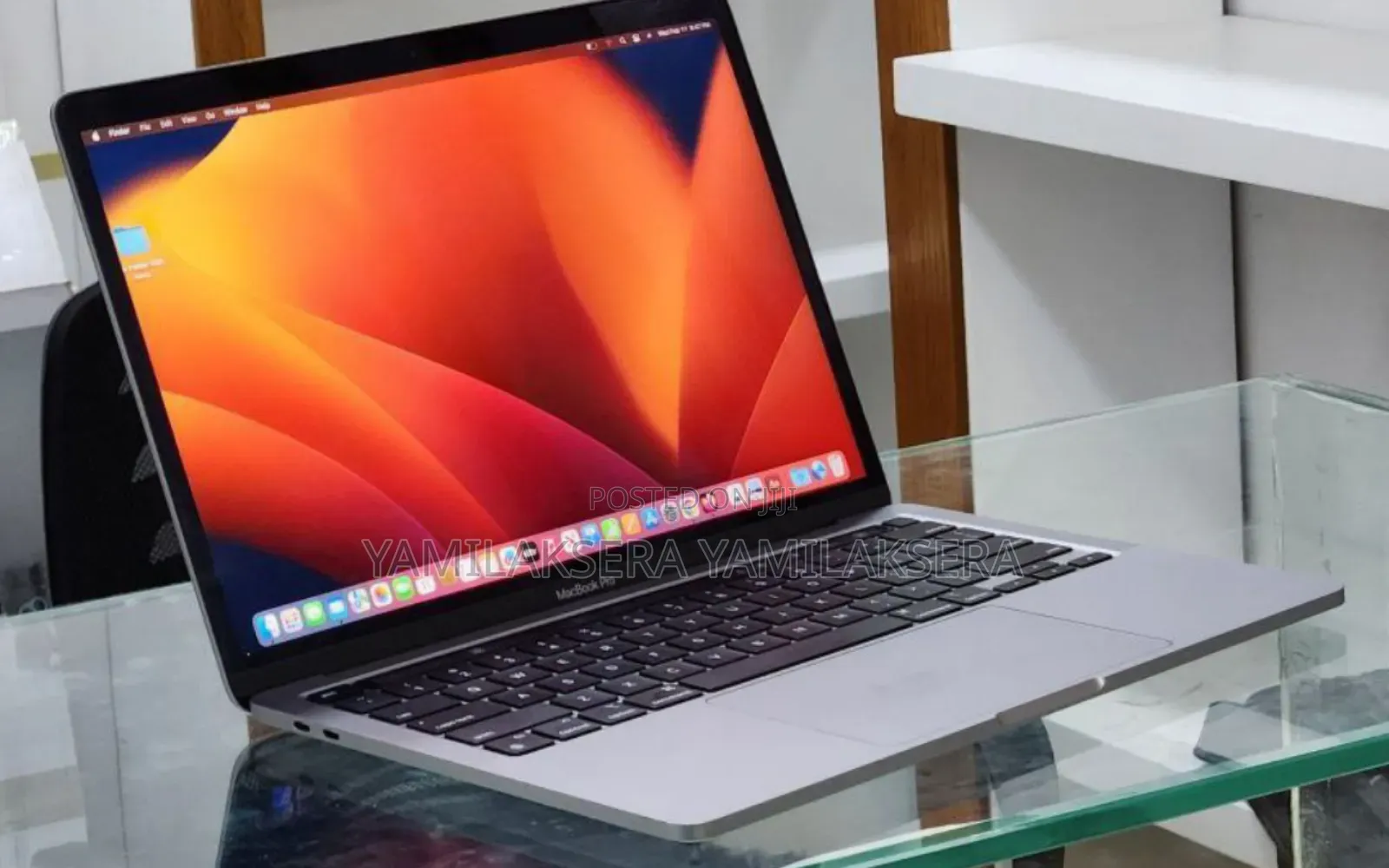 New Laptop Apple MacBook Pro 2022 M2 8GB Apple M2 SSD 256GB
