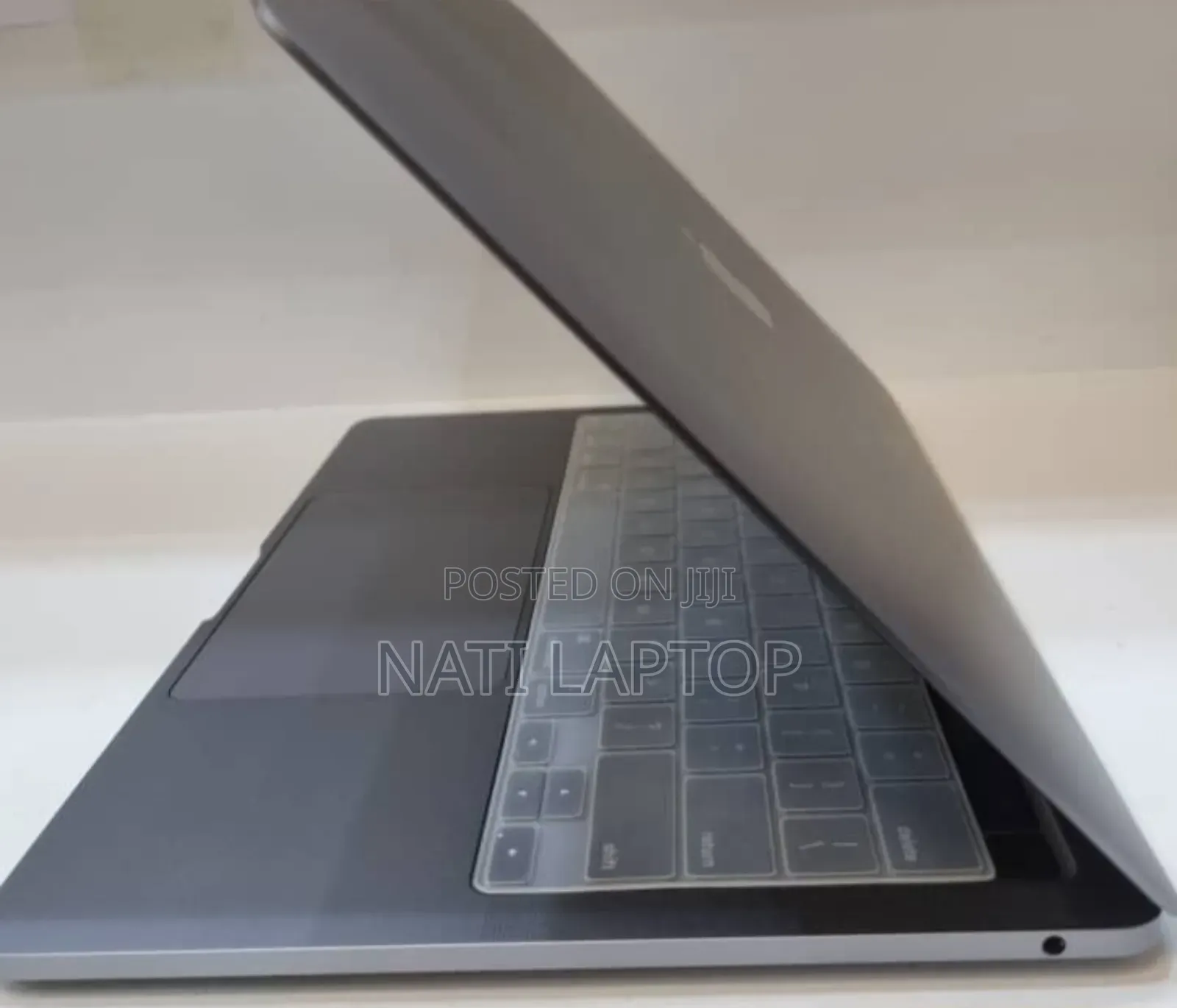 New Laptop Apple MacBook Pro M1 8GB Apple M1 Pro SSD 256GB