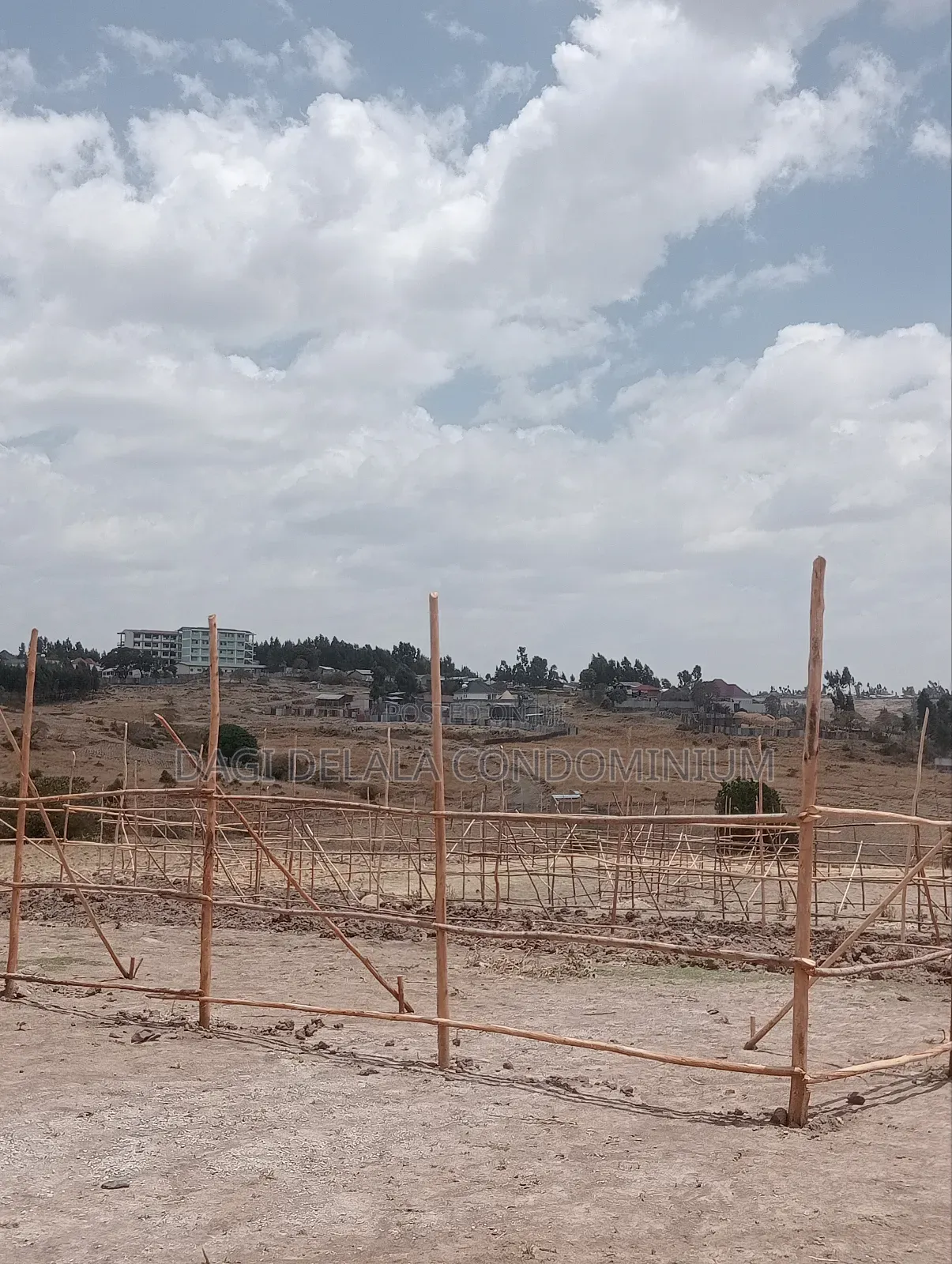 500 ካሬ የልማት (የኮሪደር) ተነሺ የሚሸጥ መሬት