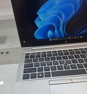 New Laptop HP EliteBook 1040 G8 16GB Intel Core i5 SSD 512GB