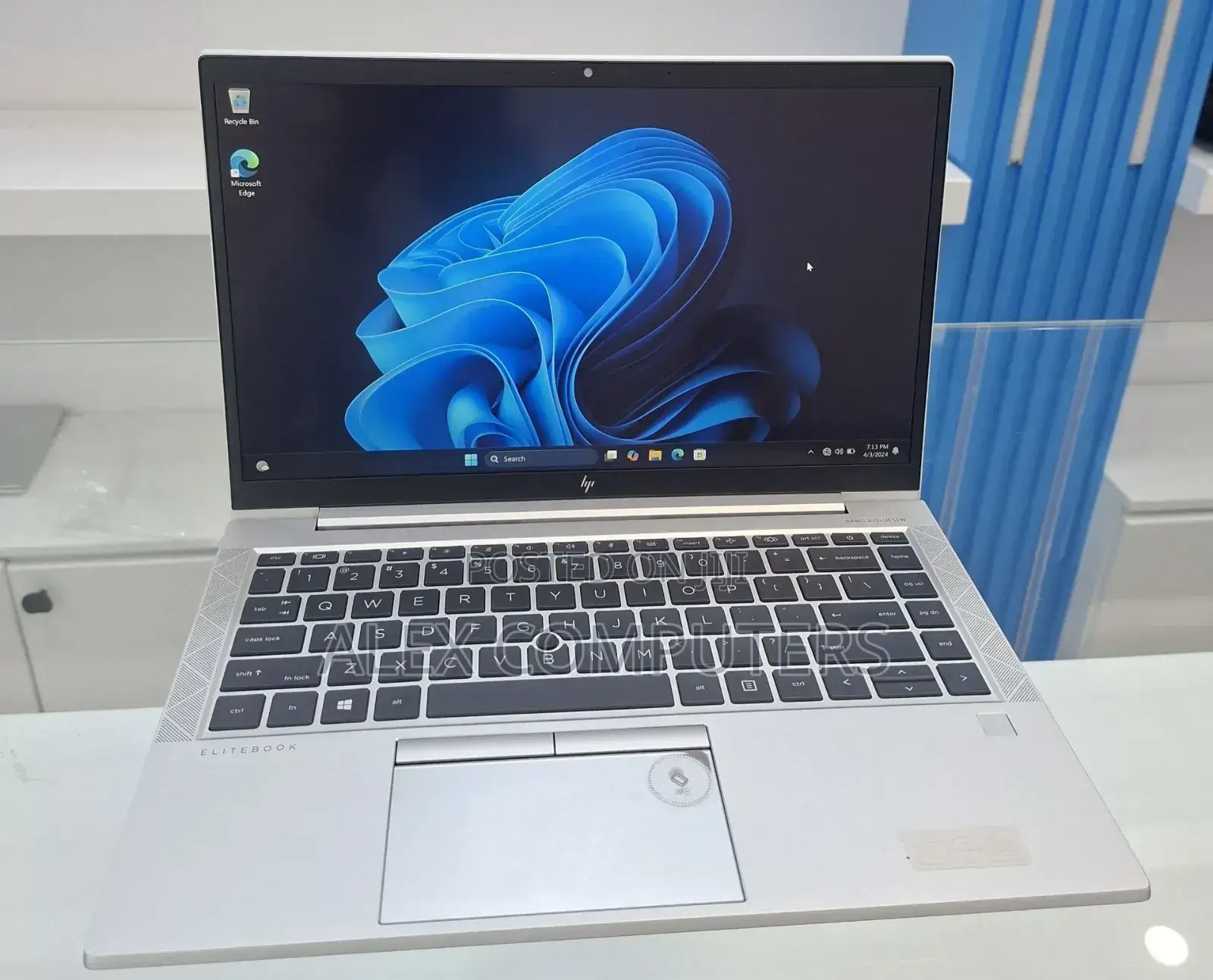 New Laptop HP EliteBook 1040 G8 16GB Intel Core i5 SSD 512GB
