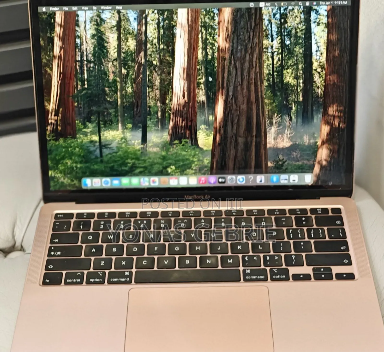New Laptop Apple MacBook 8GB Intel Core i3 SSD 256GB