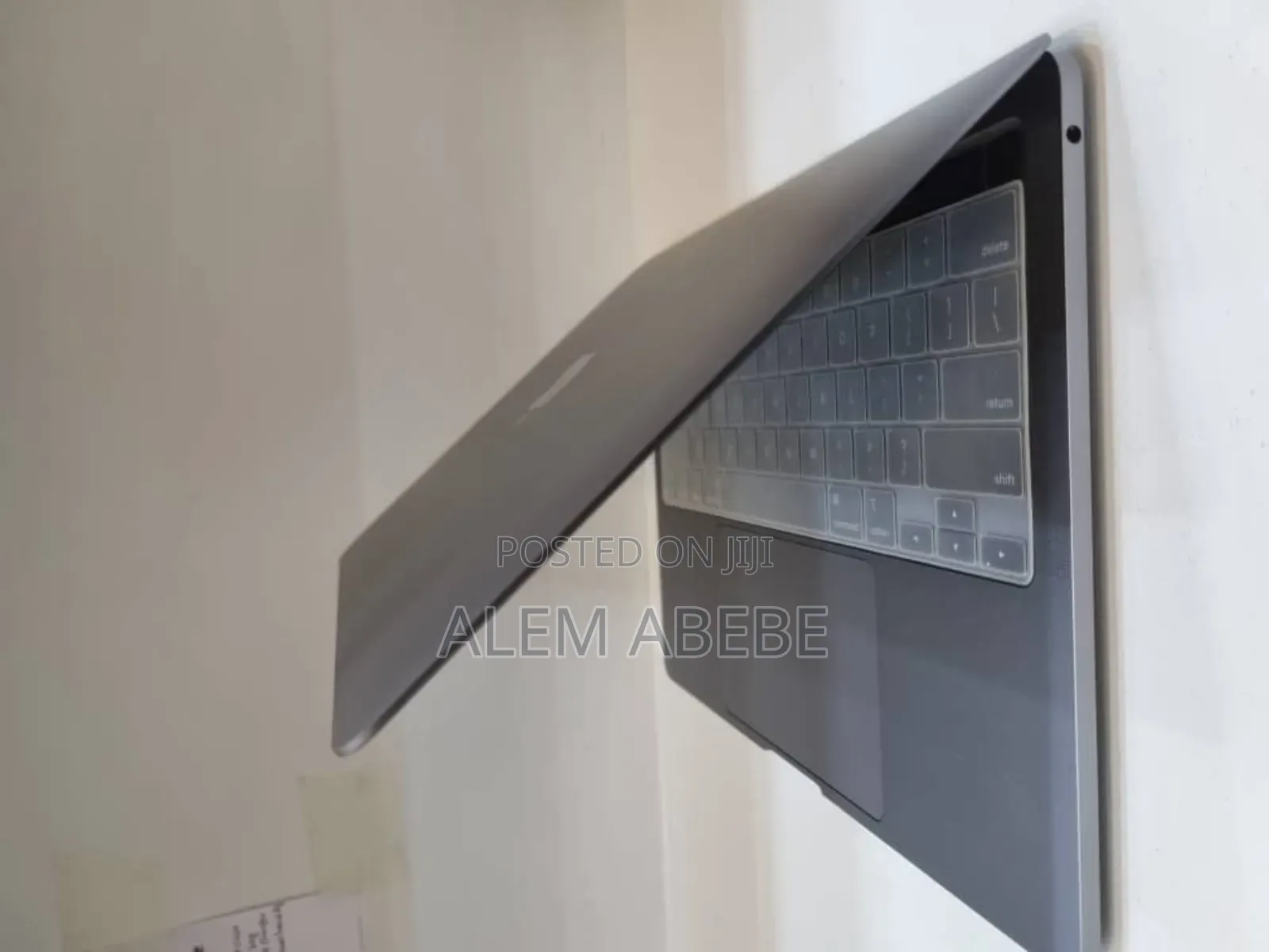 New Laptop Apple MacBook Pro M1 8GB Apple M1 Pro SSD 256GB
