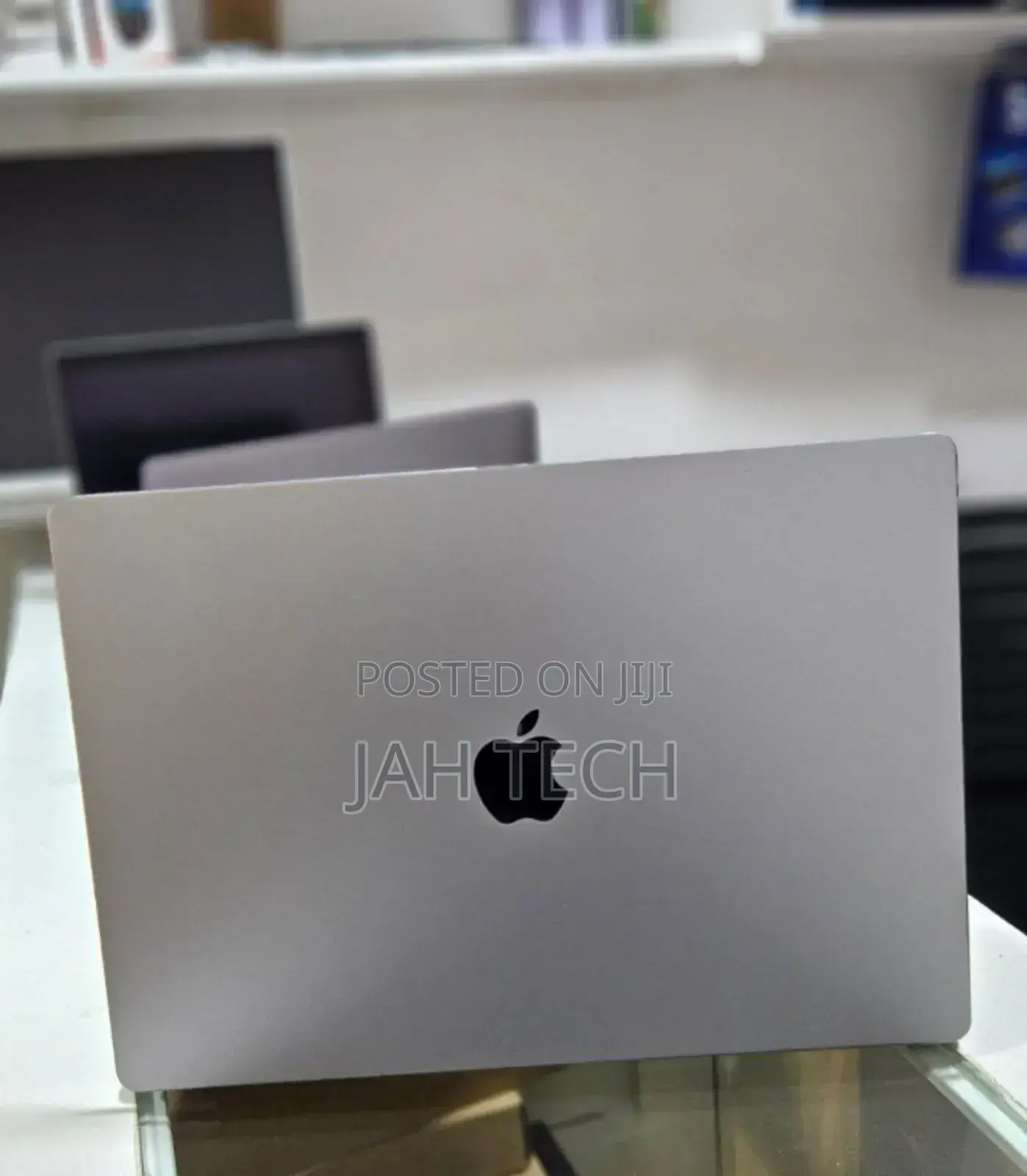 New Laptop Apple MacBook Pro M1 32GB Apple M1 Pro SSD 1T
