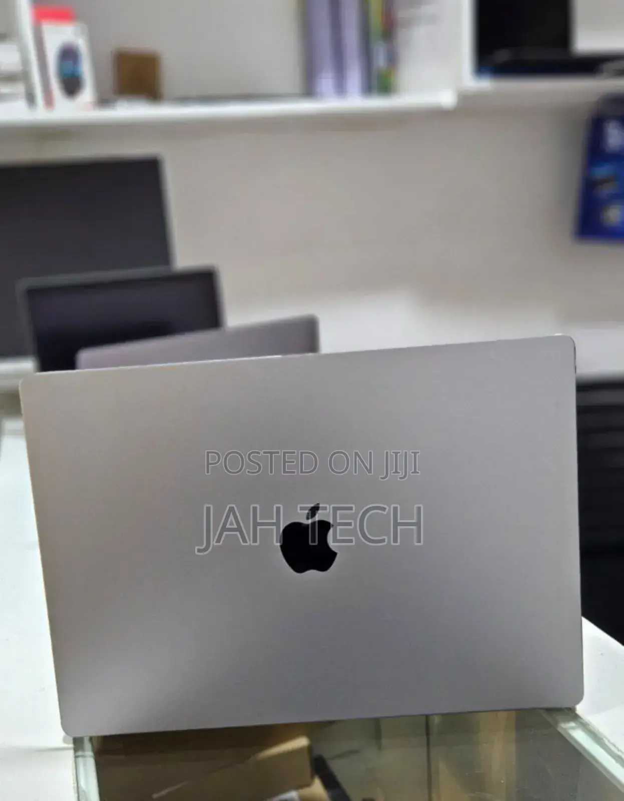 New Laptop Apple MacBook Pro M1 32GB Apple M1 Pro SSD 1T