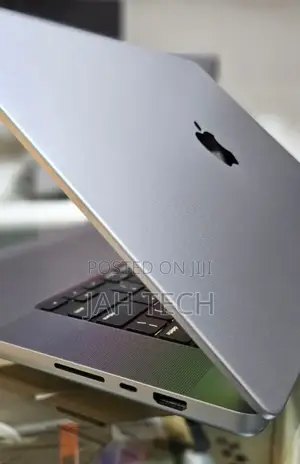 New Laptop Apple MacBook Pro M1 32GB Apple M1 Pro SSD 1T