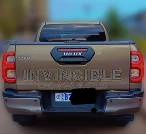 Toyota Hilux 2021 Gold