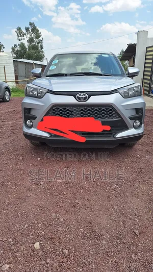 Toyota Raize 2023 Silver